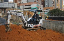 Mini-Excavadora Bobcat 325 – VENDIDO